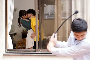 Em ghệ đến thăm chị gái nhưng chỉ có mỗi bồ của chị gái ở nhà