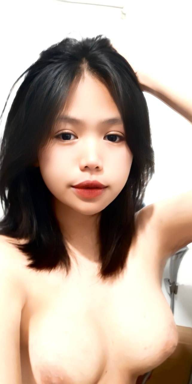 Anh trai “phạt” đứa ghệ học dốt bị điểm kém
