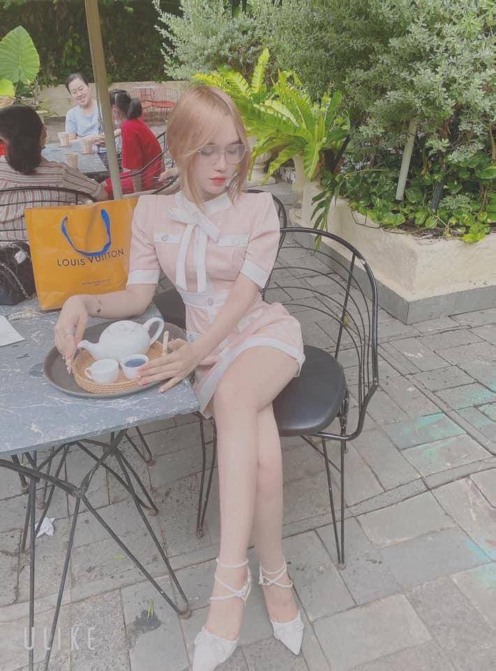 Bị cô bạn thân từ thời thơ ấu hút cạn sữa chua trùng