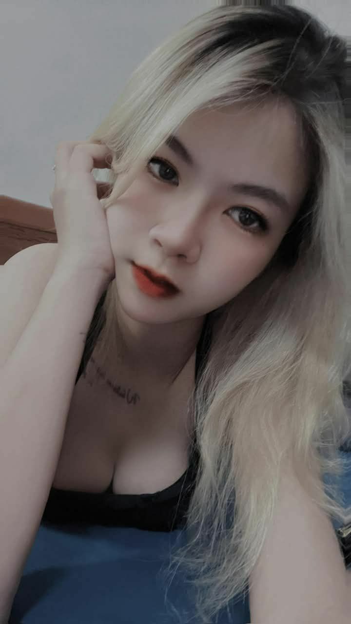 Nữa đêm mò qua dí nhỏ em kế mông to khi bố má đã đi ngủ